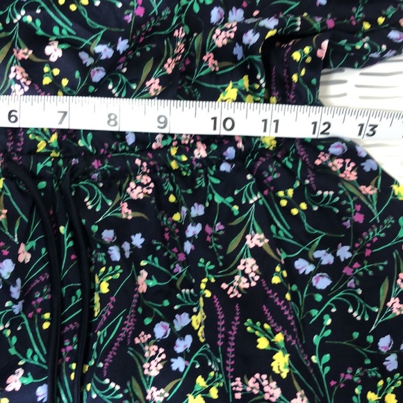 Victoria’s Secret romper floral - Picture 5 of 11